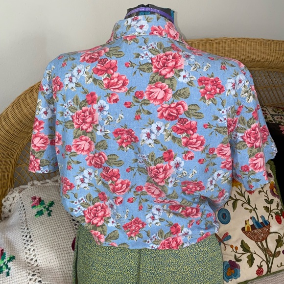 Rose print button down - Picture 3 of 7